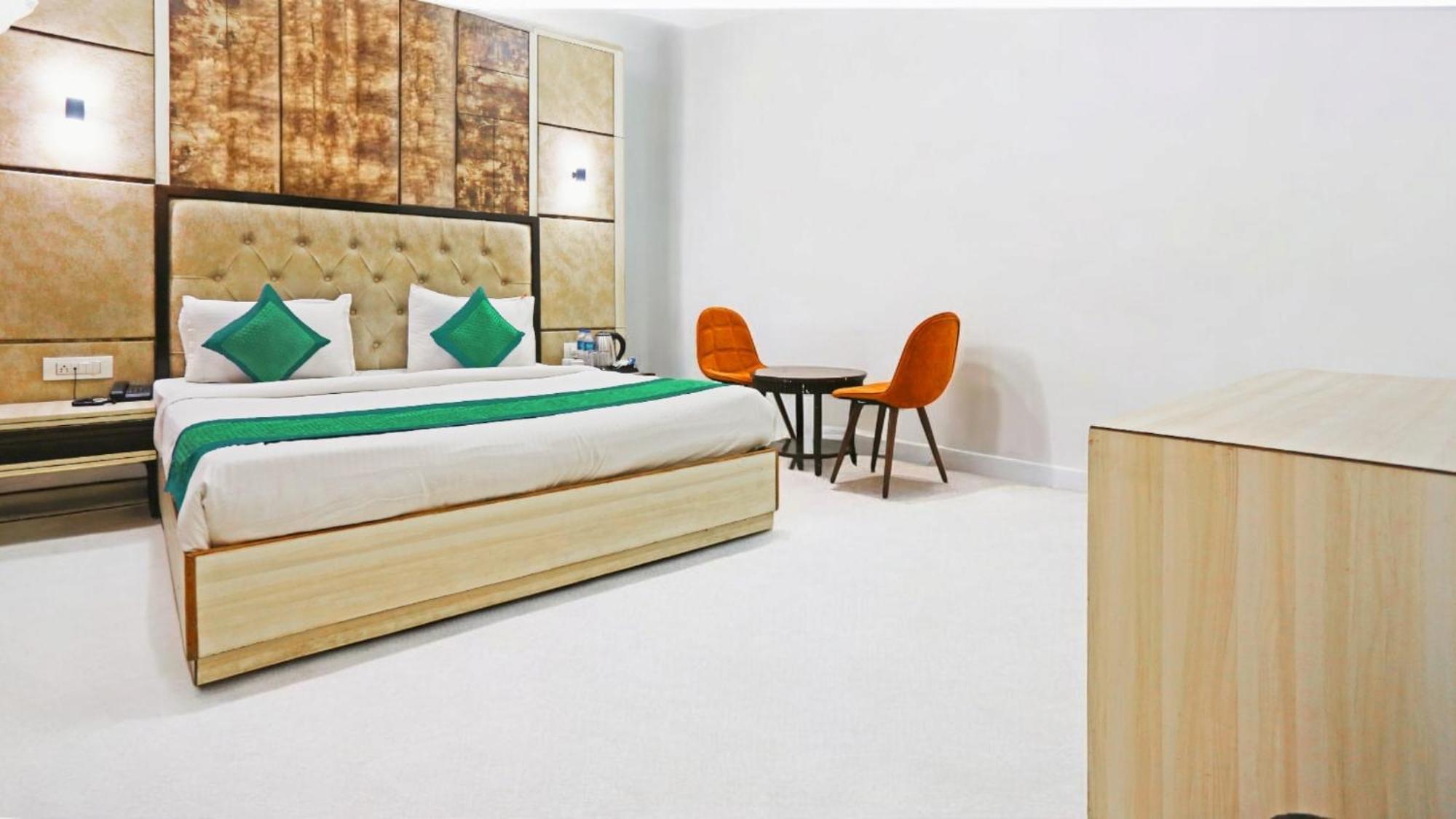 Hotel Almora Sky Near By Delhi International Airport With - Free Airport Pickup And Drop Nueva Delhi Exterior foto