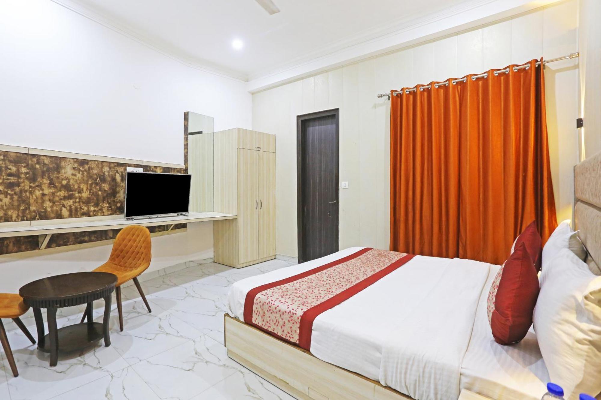 Hotel Almora Sky Near By Delhi International Airport With - Free Airport Pickup And Drop Nueva Delhi Exterior foto
