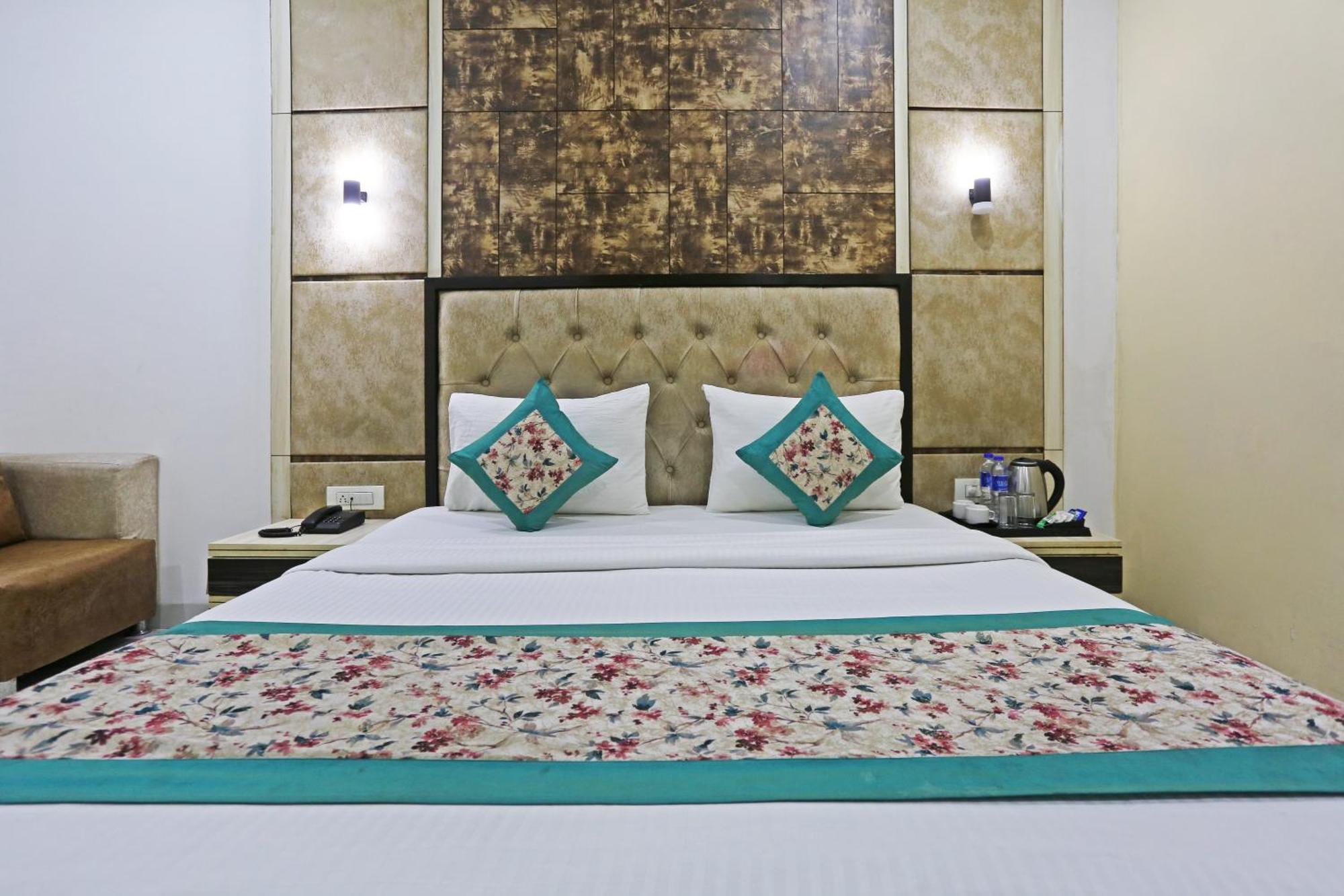 Hotel Almora Sky Near By Delhi International Airport With - Free Airport Pickup And Drop Nueva Delhi Exterior foto