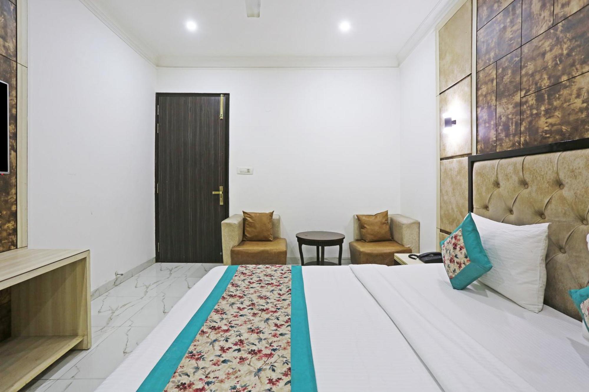 Hotel Almora Sky Near By Delhi International Airport With - Free Airport Pickup And Drop Nueva Delhi Exterior foto