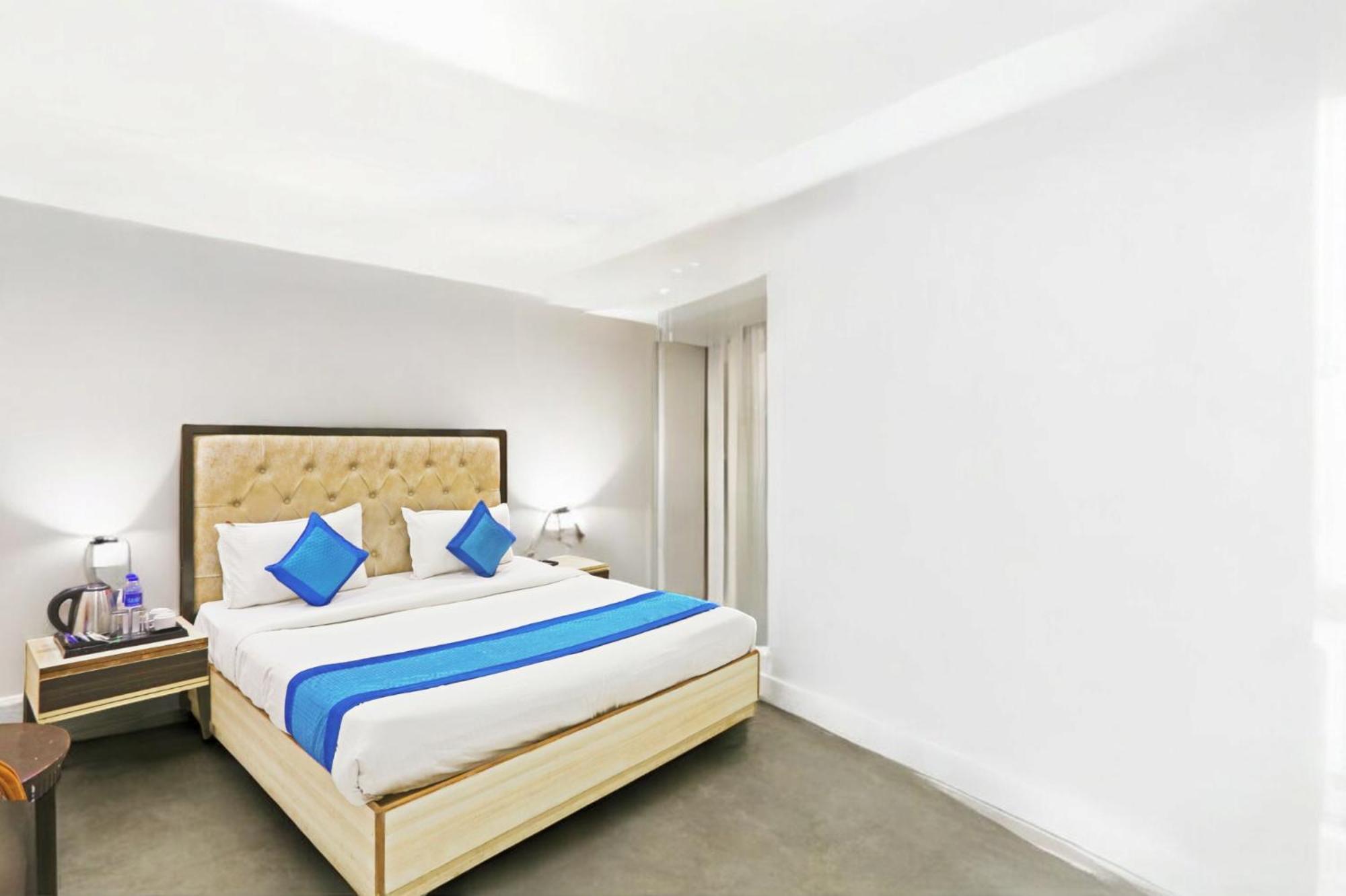 Hotel Almora Sky Near By Delhi International Airport With - Free Airport Pickup And Drop Nueva Delhi Exterior foto